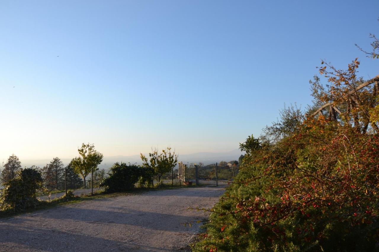Locazione Turistica Villa Delle Rose Assisi Luaran gambar